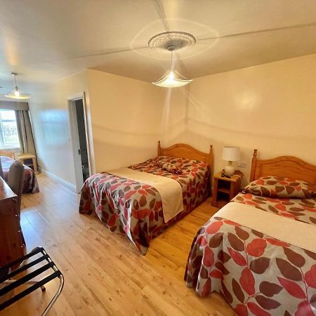 סיטי ווסט Goldendawn Guest House מראה חיצוני תמונה
