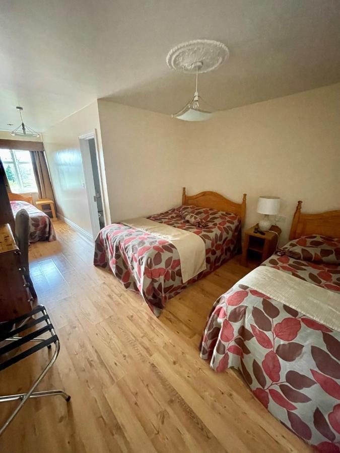סיטי ווסט Goldendawn Guest House מראה חיצוני תמונה